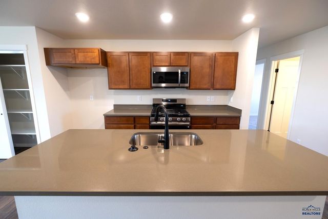 2801 LUKE, Rapid City, SD 57703