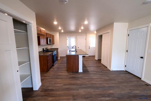 2801 LUKE, Rapid City, SD 57703