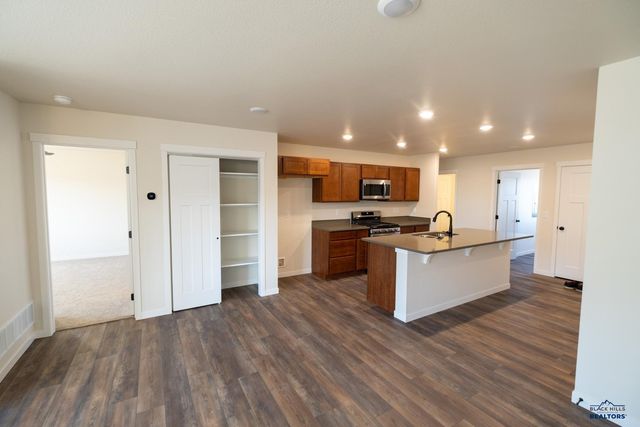 2801 LUKE, Rapid City, SD 57703