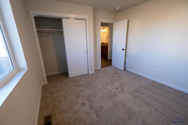 2801 LUKE, Rapid City, SD 57703