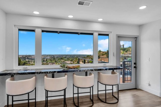 5915 Madra, San Diego, CA 92120