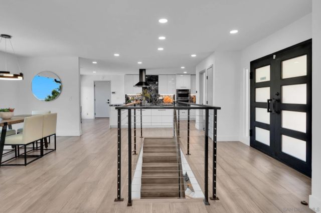 5915 Madra, San Diego, CA 92120