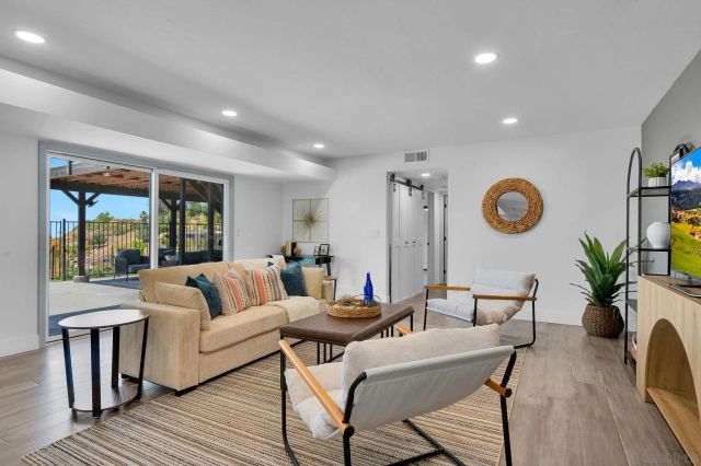 5915 Madra, San Diego, CA 92120