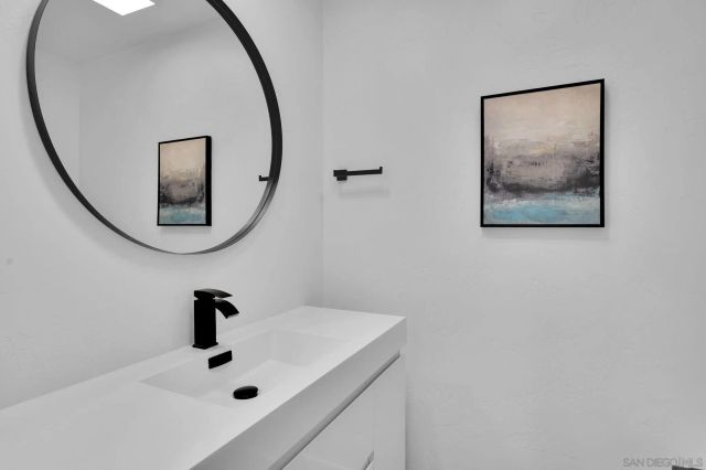 5915 Madra, San Diego, CA 92120
