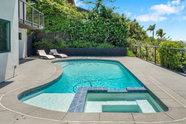 5915 Madra, San Diego, CA 92120