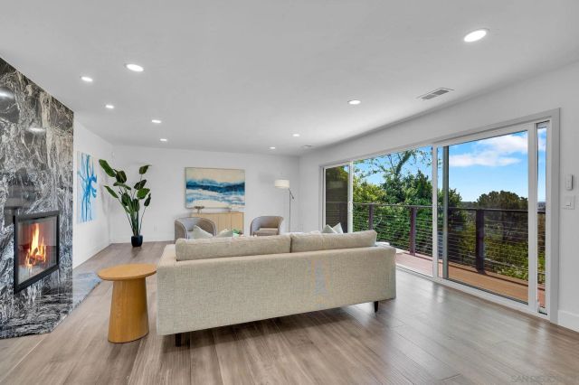 5915 Madra, San Diego, CA 92120