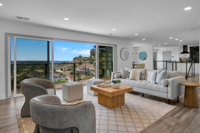 5915 Madra, San Diego, CA 92120