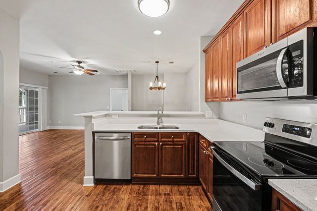 7233 Althorp Way Apt S1, Nashville, TN 37211