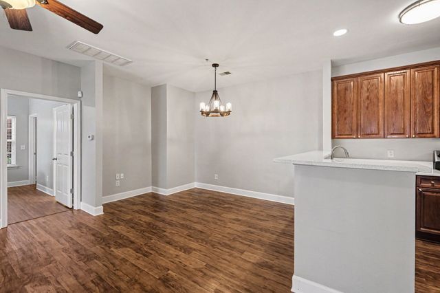 7233 Althorp Way Apt S1, Nashville, TN 37211