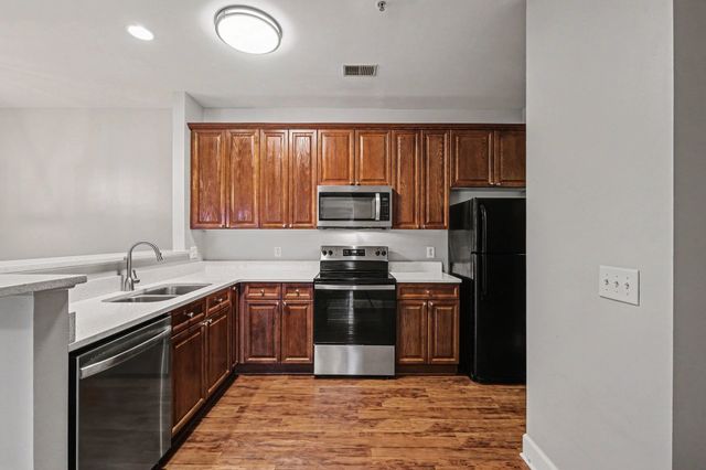 7233 Althorp Way Apt S1, Nashville, TN 37211