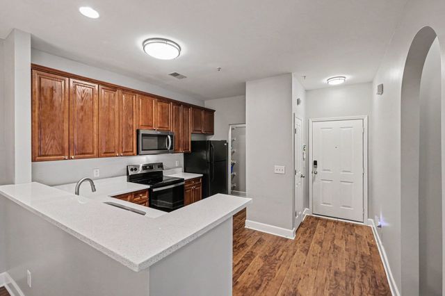 7233 Althorp Way Apt S1, Nashville, TN 37211