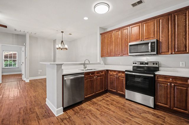 7233 Althorp Way Apt S1, Nashville, TN 37211