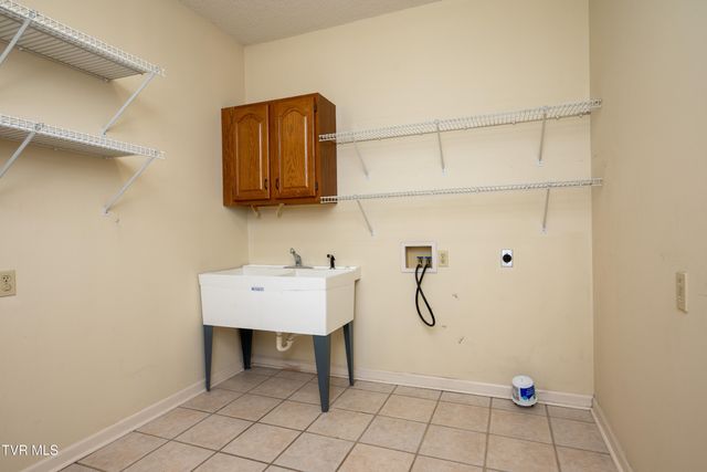 285 Chesterfield Drive, Kingsport, TN 37663