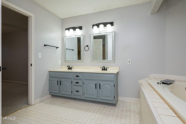 285 Chesterfield Drive, Kingsport, TN 37663