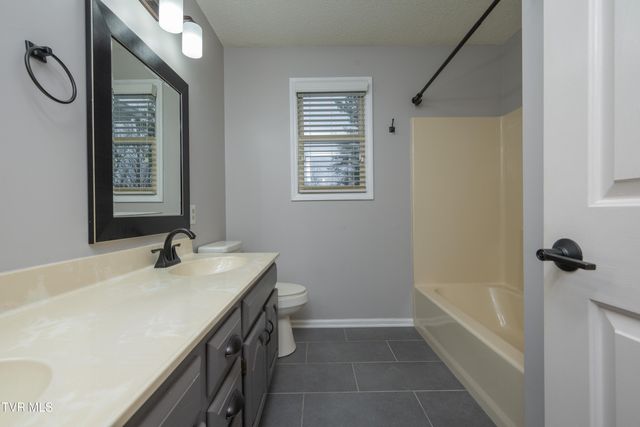 285 Chesterfield Drive, Kingsport, TN 37663