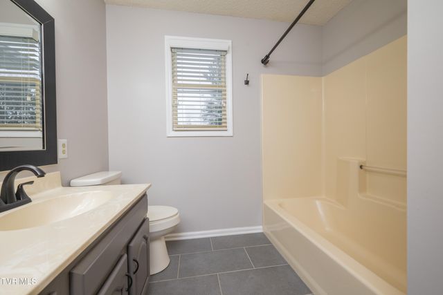 285 Chesterfield Drive, Kingsport, TN 37663