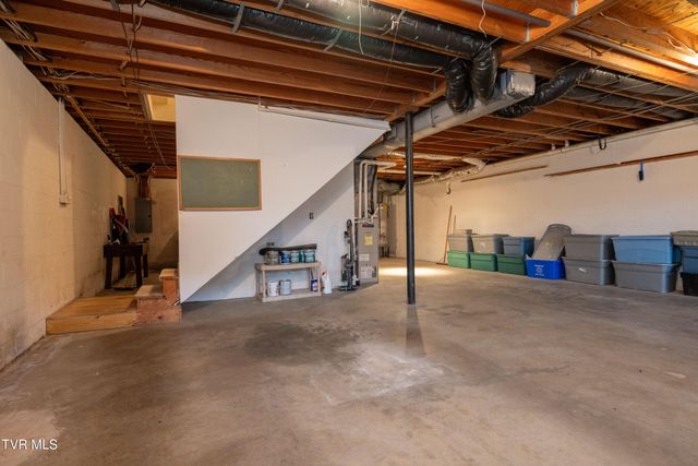 285 Chesterfield Drive, Kingsport, TN 37663