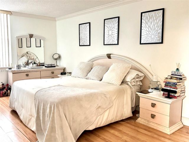 301 174th Street 2201, Sunny Isles Beach, FL 33160