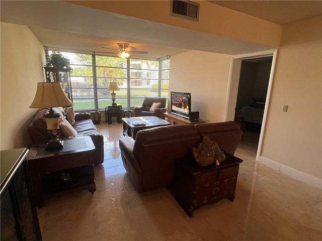 1721 Whitehall Drive 102, Davie, FL 33324