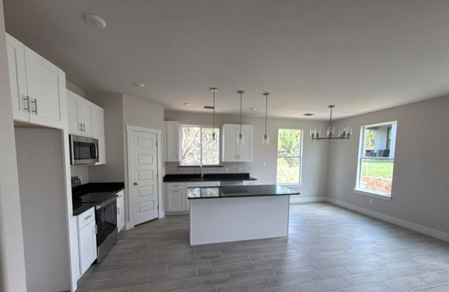 5621 San Jacinto Drive, Granbury, TX 76048