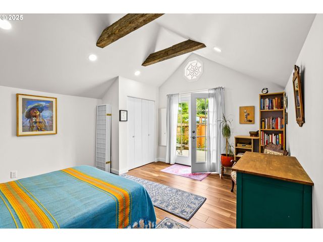 409 N 8TH St, Cottage Grove, OR 97424