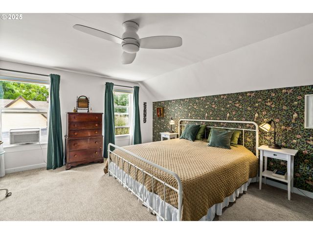 409 N 8TH St, Cottage Grove, OR 97424