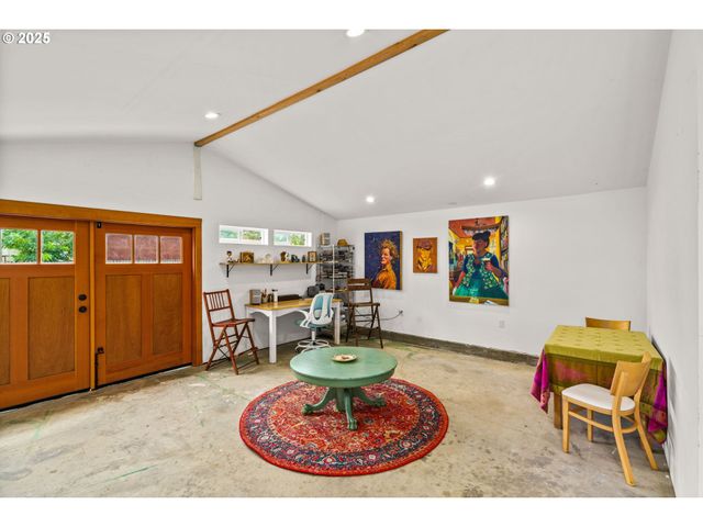 409 N 8TH St, Cottage Grove, OR 97424