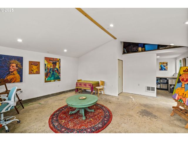 409 N 8TH St, Cottage Grove, OR 97424