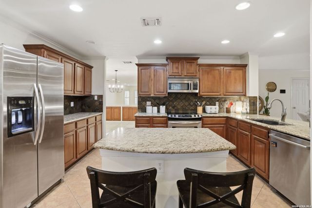 16426 Hillview Pass Dr, San Antonio, TX 78247