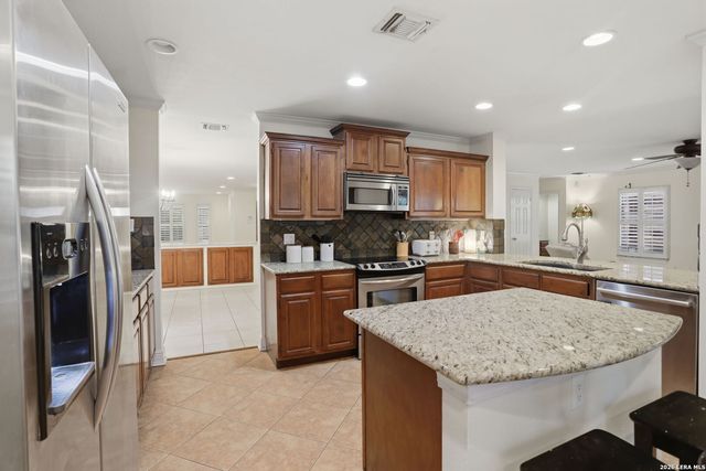 16426 Hillview Pass Dr, San Antonio, TX 78247