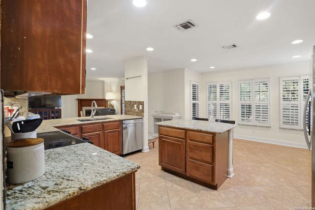 16426 Hillview Pass Dr, San Antonio, TX 78247