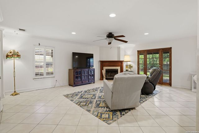 16426 Hillview Pass Dr, San Antonio, TX 78247