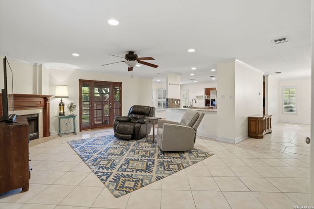 16426 Hillview Pass Dr, San Antonio, TX 78247