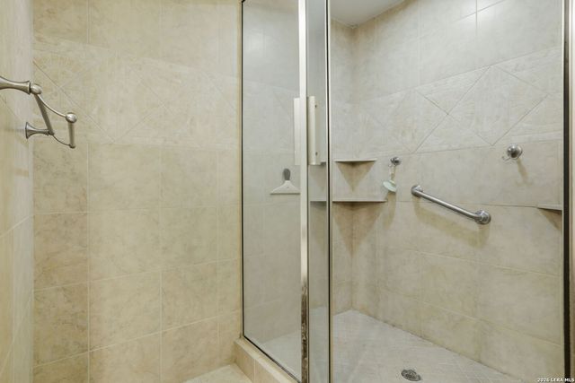16426 Hillview Pass Dr, San Antonio, TX 78247