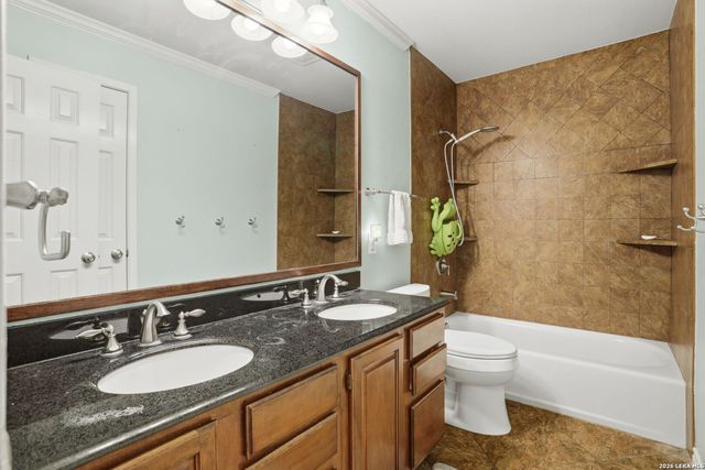 16426 Hillview Pass Dr, San Antonio, TX 78247