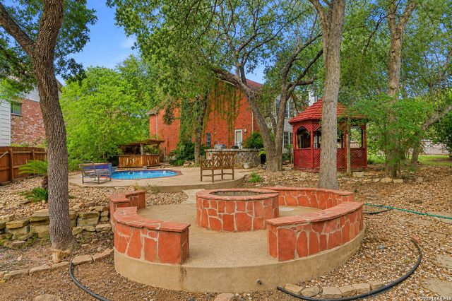 16426 Hillview Pass Dr, San Antonio, TX 78247