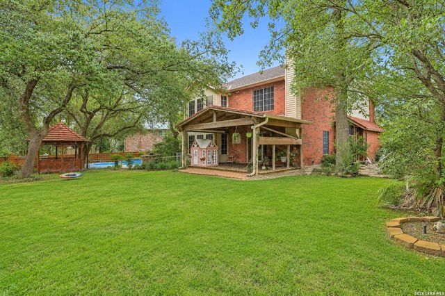 16426 Hillview Pass Dr, San Antonio, TX 78247