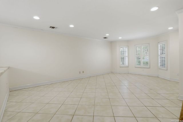 16426 Hillview Pass Dr, San Antonio, TX 78247