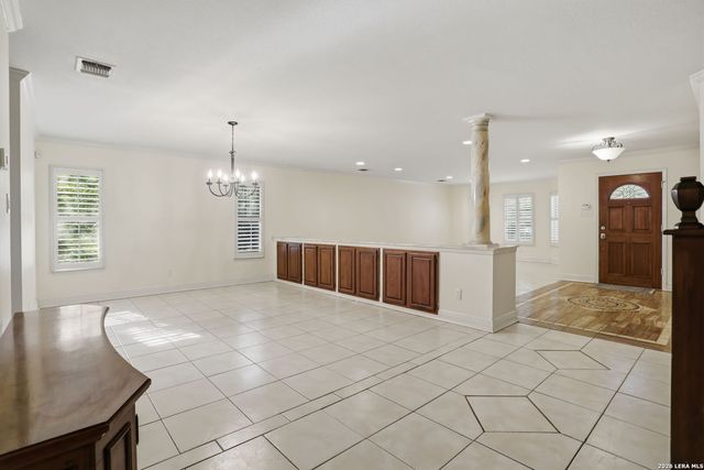 16426 Hillview Pass Dr, San Antonio, TX 78247