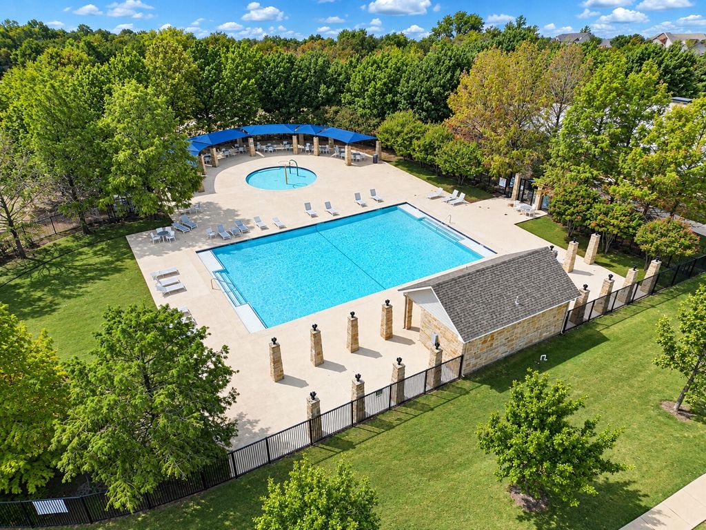 717 Creekside Drive, Little Elm, TX 75068 — photo 2
