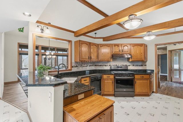 W14116 Selwood Drive, Prairie Du Sac, WI 53578