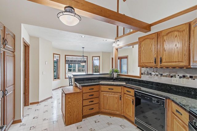 W14116 Selwood Drive, Prairie Du Sac, WI 53578