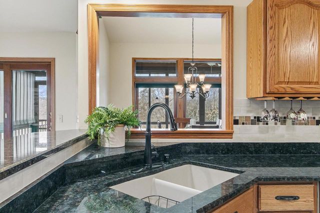 W14116 Selwood Drive, Prairie Du Sac, WI 53578