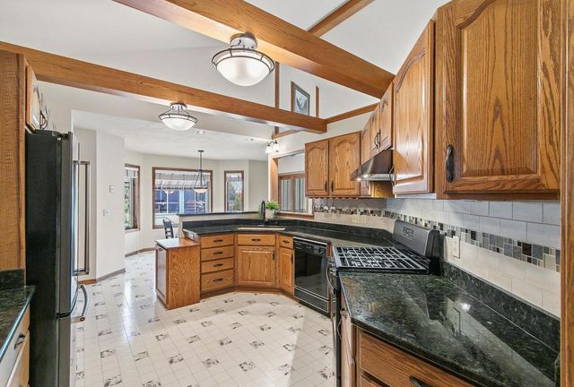 W14116 Selwood Drive, Prairie Du Sac, WI 53578