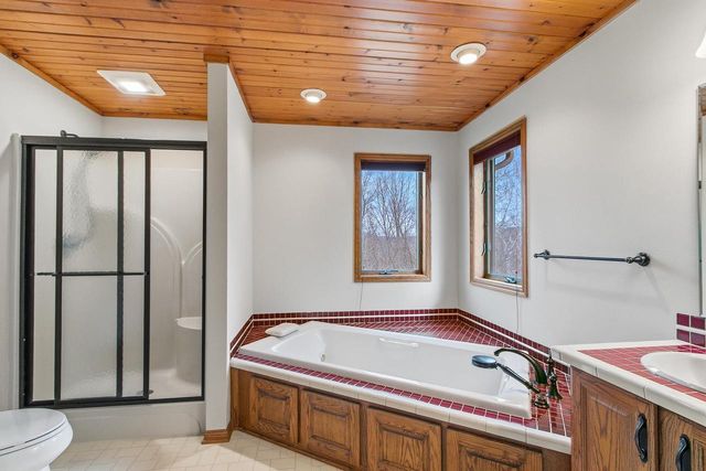 W14116 Selwood Drive, Prairie Du Sac, WI 53578