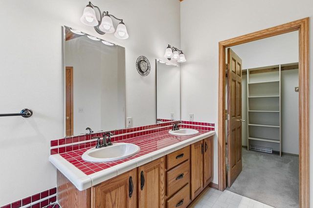 W14116 Selwood Drive, Prairie Du Sac, WI 53578