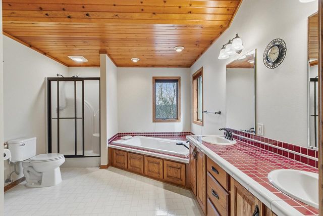 W14116 Selwood Drive, Prairie Du Sac, WI 53578