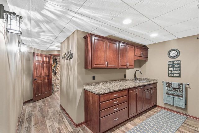 W14116 Selwood Drive, Prairie Du Sac, WI 53578