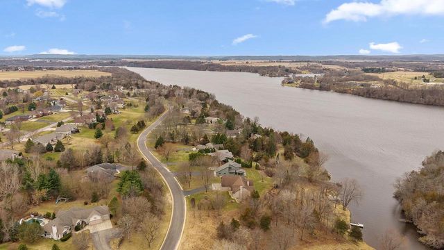 W14116 Selwood Drive, Prairie Du Sac, WI 53578