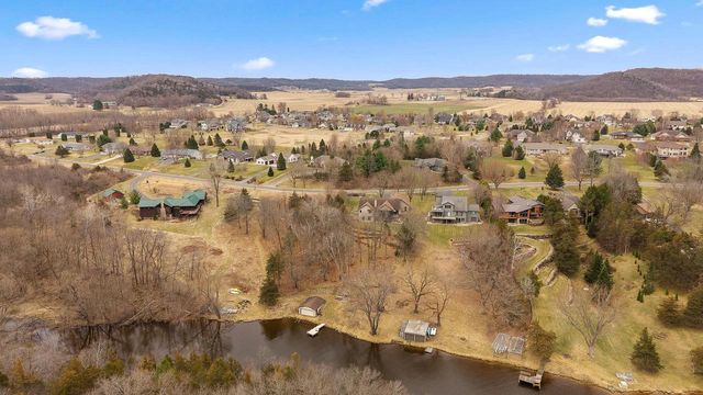 W14116 Selwood Drive, Prairie Du Sac, WI 53578